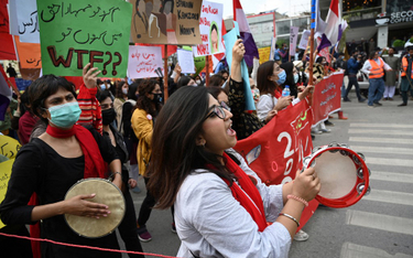 Premier Pakistanu: Gwałty? Kobiety nie powinny kusić