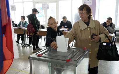 Głosowanie w pseudoreferendum w Mariupolu