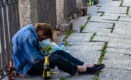 Rosjanie piją coraz więcej alkoholu. Ministerstwo Zdrowia przedstawia plan przeciwdziałania