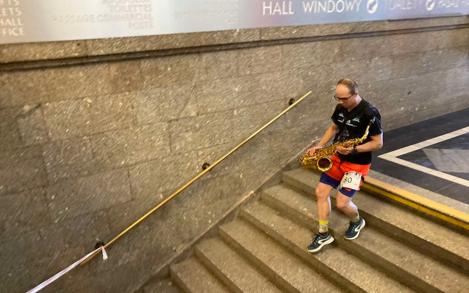 Niektórzy zdecydowali się na bieg z nietypowymi rekwizytami