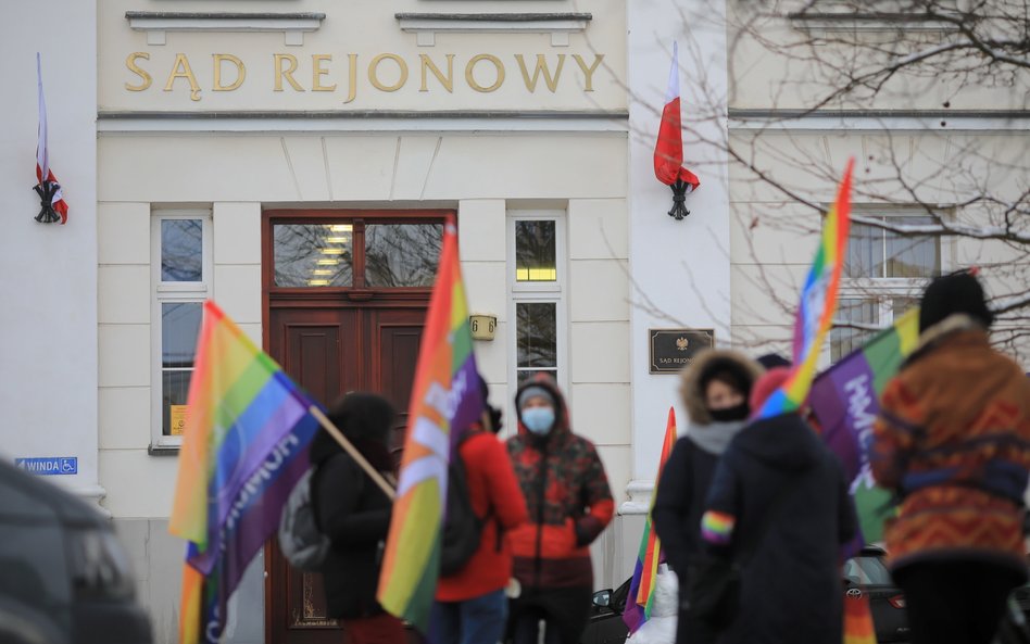 Manifestacja przed Sądem Rejonowym w Płocku