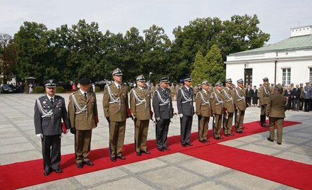 W czasie tej uroczystości, 15 sierpnia 2009 roku, szlify generalskie odbierał także Sławomir Marat