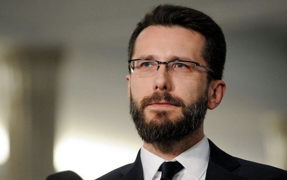 Radosław Fogiel: Na razie nie rozważamy wprowadzenia stanu klęski żywiołowej