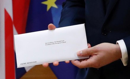 Brexit: May rozpoczęła procedurę wyjścia z UE