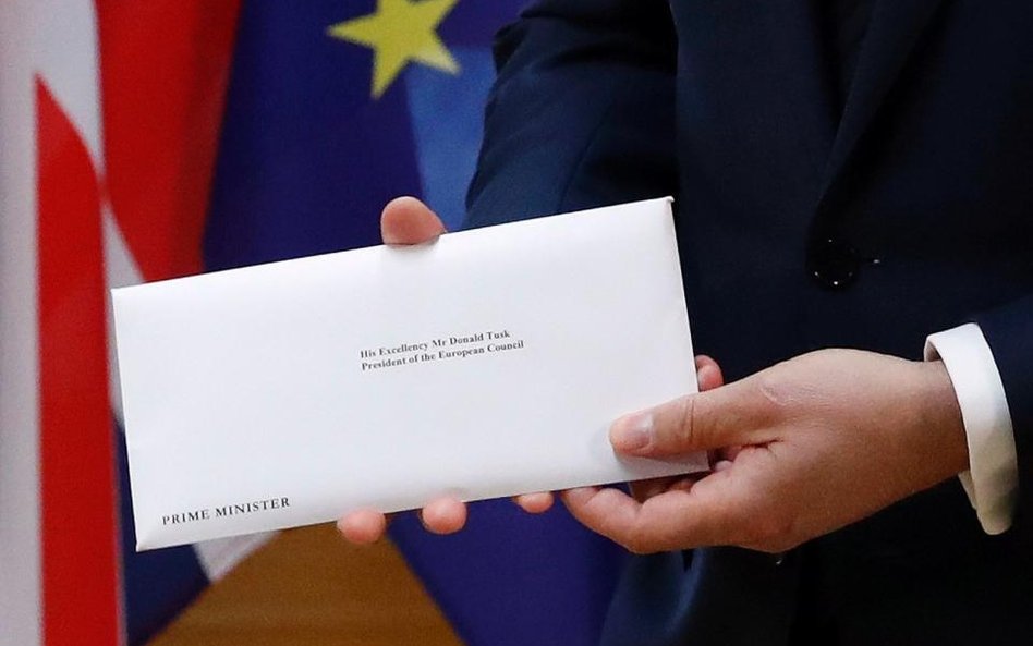 Brexit: May rozpoczęła procedurę wyjścia z UE