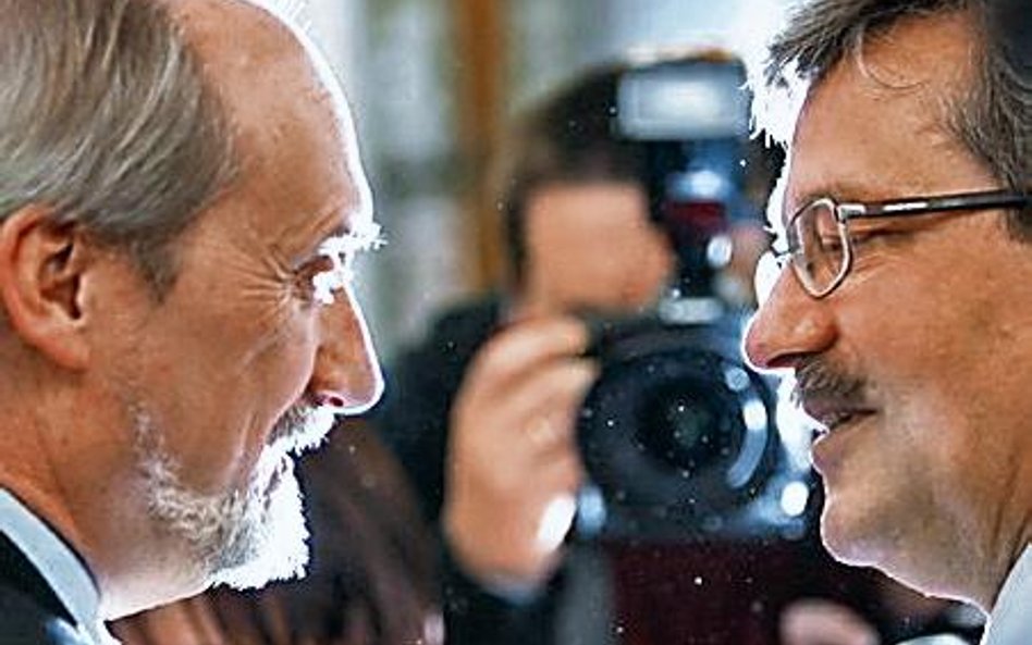 Antoni Macierewicz uważa, że Bronisław Komorowski namawiał pułkownika Aleksandra L. do kradzieży taj