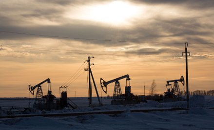 Ropa mocno drożeje. Kraje OPEC uległy i zmniejszają produkcję