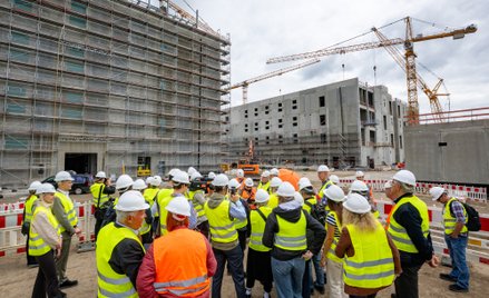 Budowa centrów danych coraz częściej budzi sprzeciw lokalnych społeczności oraz opinii publicznej.
