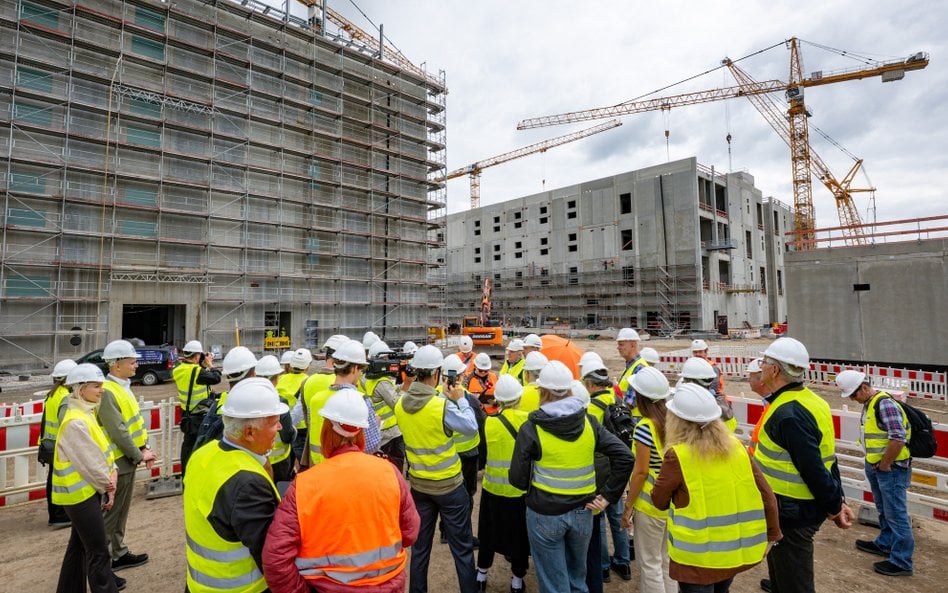 Budowa centrów danych coraz częściej budzi sprzeciw lokalnych społeczności oraz opinii publicznej.