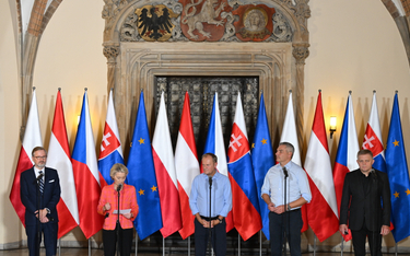 Przewodnicząca Komisji Europejskiej Ursula von der Leyen, premier RP Donald Tusk , premier Czech Pet