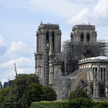 Francja: Zgoda na odbudowę Notre Dame. Nie brakuje kontrowersji
