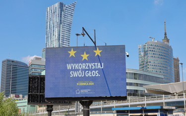 W 70 miastach, 165 lokalizacjach na 527 ekranach w całej Polsce wyświetlane są komunikaty i spot pro