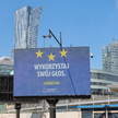 W 70 miastach, 165 lokalizacjach na 527 ekranach w całej Polsce wyświetlane są komunikaty i spot pro