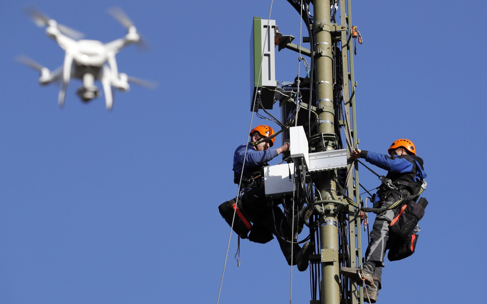 Fala agresji przeciw 5G już w Polsce. Zapłonęły pierwsze maszty