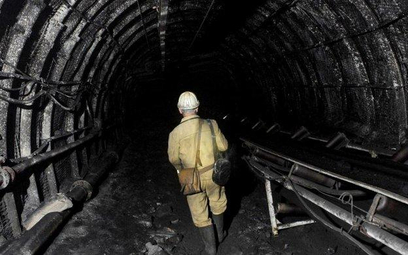 Akcja ratunkowa w kopalni Bielszowice w Rudzie Śląskiej, gdzie doszło do wstrząsu. Dwóch górników je