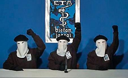 Po blisko czterech dekadach terroryzmu aktywiści ETA – nadal zakon- spirowani – zadeklarowali na ser
