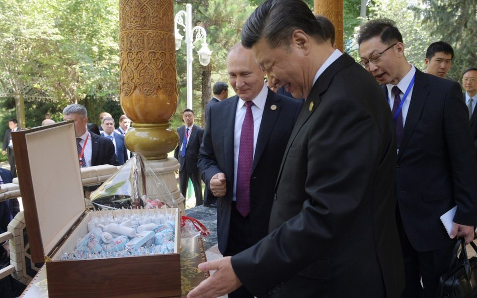 Urodziny prezydenta Xi. Lody od Władimira Putina