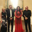 Grażyna Kulczyk, Orhan Pamuk, Dominika Kulczyk i Michał Merczyński ze statuetką Gustawa podczas pozn