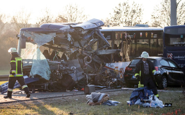 Czołowe zderzenie autobusów w Bawarii. Wielu rannych
