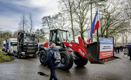 Holenderscy rolnicy protestują przeciw polityce klimatycznej rządu