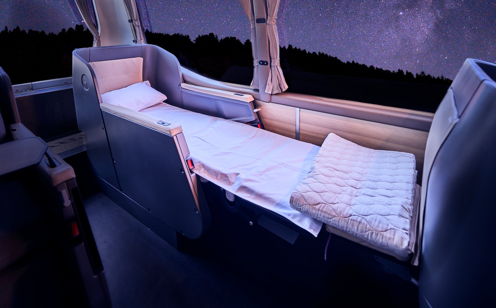 Luksus na kołach wjeżdża do Europy. Sieć autokarów sypialnych połączy 8 miast