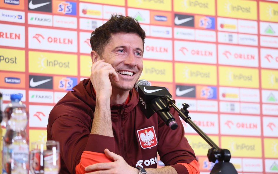 Pytanie o Julię Żugaj, które usłyszał Robert Lewandowski, wywołało poruszenie. Zbył je milczeniem