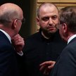 Brytyjski minister obrony John Healey, ukraiński minister obrony Rustem Umerow i niemiecki minister 