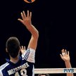 Atakuje Marcin Możdżonek, blokuje Olli Kunnari