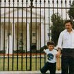 Słynne zdjęcie, które Pablo Escobar zrobił sobie na tle Białego Domu