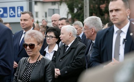 Marszałek Sejmu Elżbieta Witek, prezes PiS Jarosław Kaczyński, prezydent Andrzej Duda oraz senator S