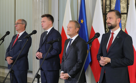 Przewodniczący PO Donald Tusk oraz liderzy Trzeciej Drogi Szymon Hołownia i Władysław Kosiniak-Kamys
