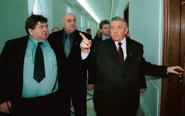 Zbigniew Witaszek (na zdjęciu z Andrzejem Lepperem w 2001 r.) chce wrócić do polityki