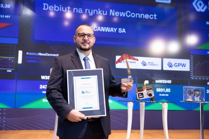 Jędrzej Kowalewski, prezes i największy akcjonariusz Scanwaya, podczas debiutu firmy na giełdzie