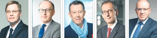 Tomasz Kubiak, wiceprezes Pekao (pierwszy z lewej), Maciej Reluga, członek zarządu Santander Bank Po