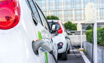 Prawo drogowe - nowe znaki drogowe dla pojazdów elektrycznych