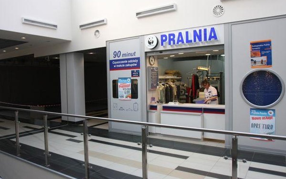 Usługa wciąż trwa, a więc nie można podawać jej pełnej wartości