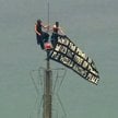 Weszli bez asekuracji na iglicę słynnego wieżowca. Ryzykowne zaręczyny w Nowym Jorku