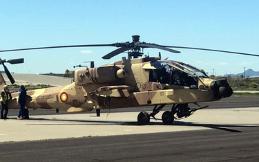 Jeden z dwóch pierwszych śmigłowców bojowych AH-64E Guardian lotnictwa Kataru. Fot. Ambasada Stanów 