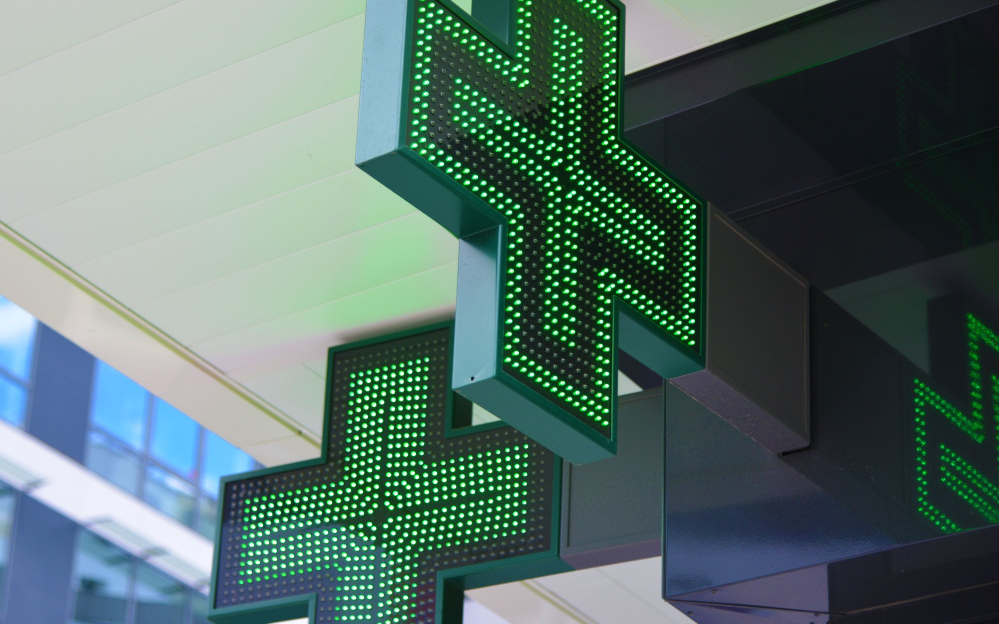 Apteki coraz droższe i coraz dalej od pacjenta