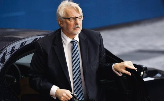 Gdy Donald Tusk został szefem Rady Europejskiej, Waszczykowski porównał Unię Europejską do Układu Wa