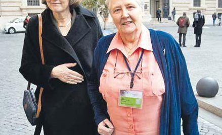 Marie Collins (z prawej), gdy miała 13 lat, została zgwałcona przez księdza