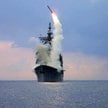 Moment wystrzelenia pocisku Tomahawk Land Attack Missile (TLAM) Marynarki Wojennej USA z krążownika 