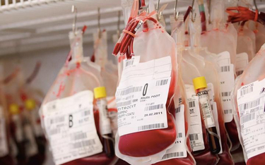 W każdym przypadku niezbędne jest stosowanie krwi zgodnej grupowo u dawcy i u biorcy.