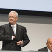 Martin Winterkorn (z lewej) i Berthold Huber na walnym zgromadzeniu VW