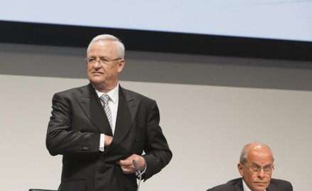 Martin Winterkorn (z lewej) i Berthold Huber na walnym zgromadzeniu VW