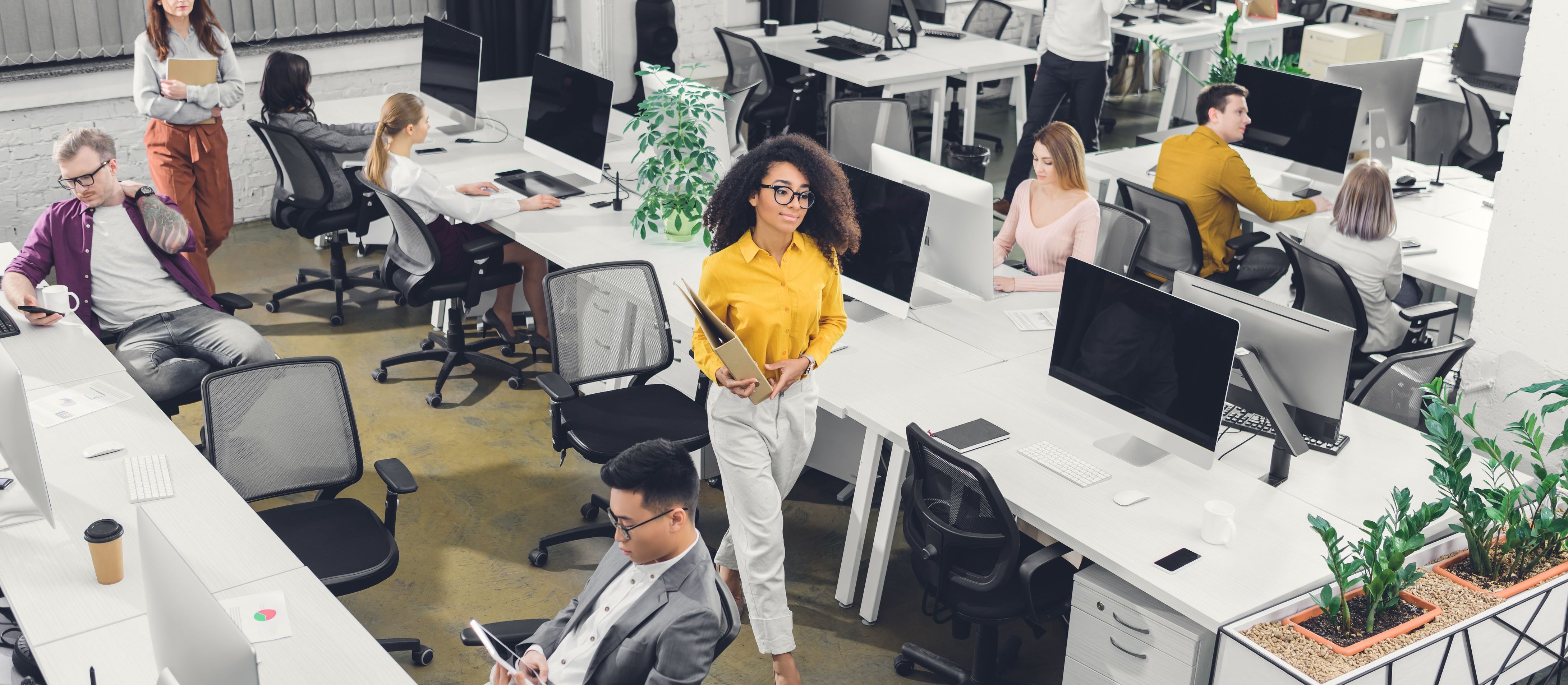 AI i pomysły Brukseli wpływają na firmy. Rząd powinien pomagać, a przynamniej nie przeszkadzać