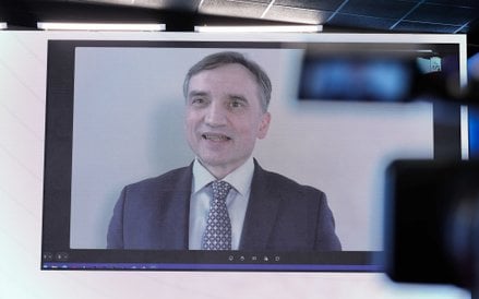 Z informacji „Rz” wynika, że Zbigniew Ziobro nie zamierza opuścić Węgier w najbliższym czasie, ani w