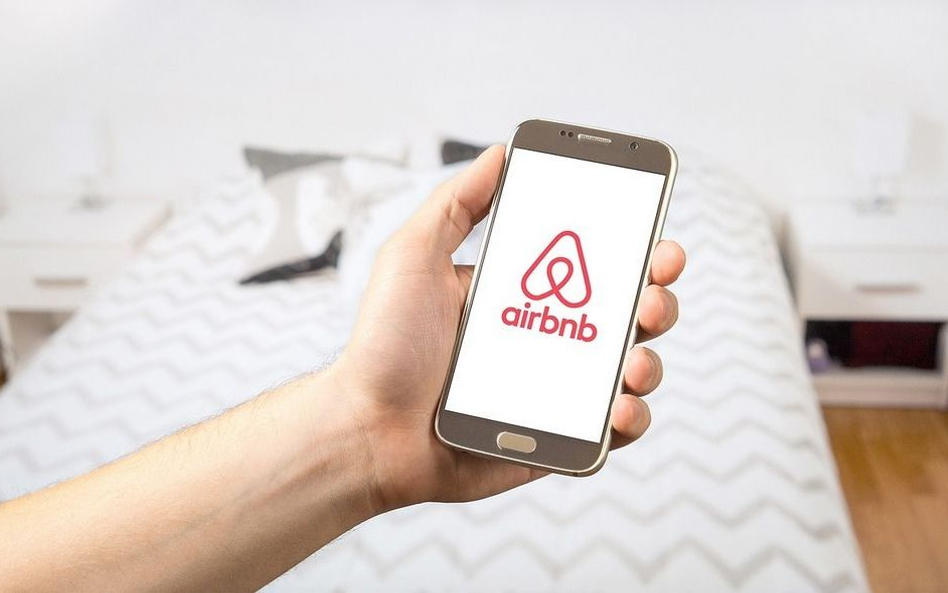 Airbnb zmienia zasady rozliczeń z właścicielami obiektów