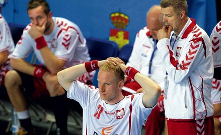Polska drużyna chwilę po klęsce. Na pierwszym planie Adam Wiśniewski, z prawej Bogdan Wenta