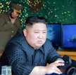Kim Dzong Un w czasie obserwowania ćwiczeń swojej armii
